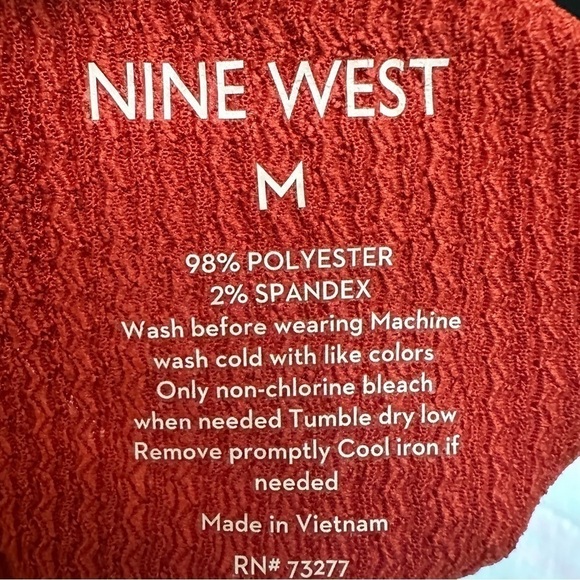 Nine West Women’s M Tiered Flutter Sleeveless Top Dogwood Leaf Red - Picture 2 of 13